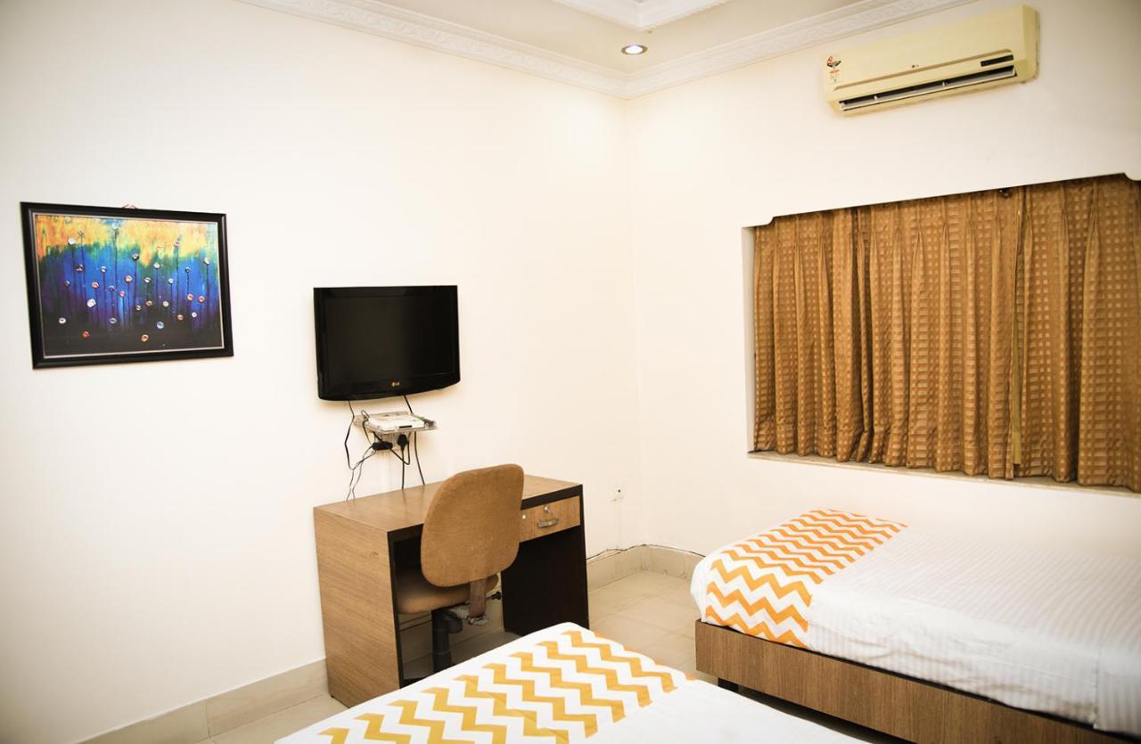 Hotel Crossroads Kalkutta Exterior foto